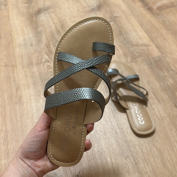 COCONUTS BY MATISSE | Catalina Silver Metallic Strappy Sandals - Picture 1 of 5